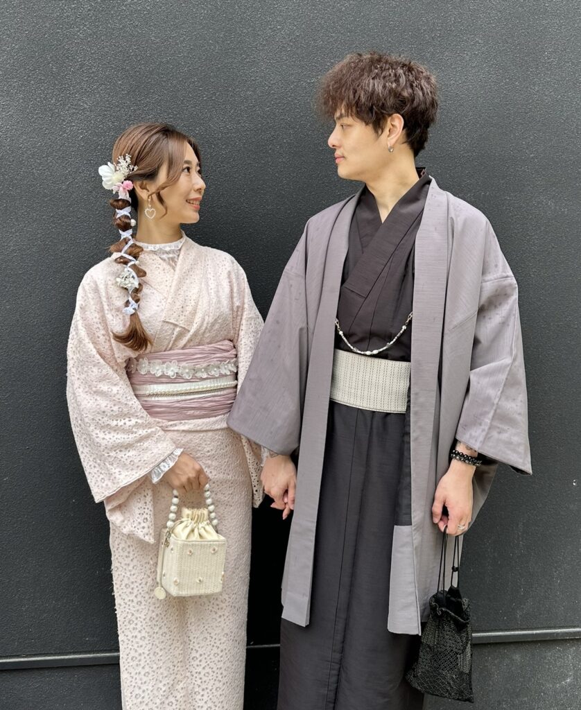 花水木はカップルにも人気でレース着物が沢山