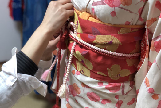 福岡、太宰府持ち込み着付け、ヘアセットも受付します。